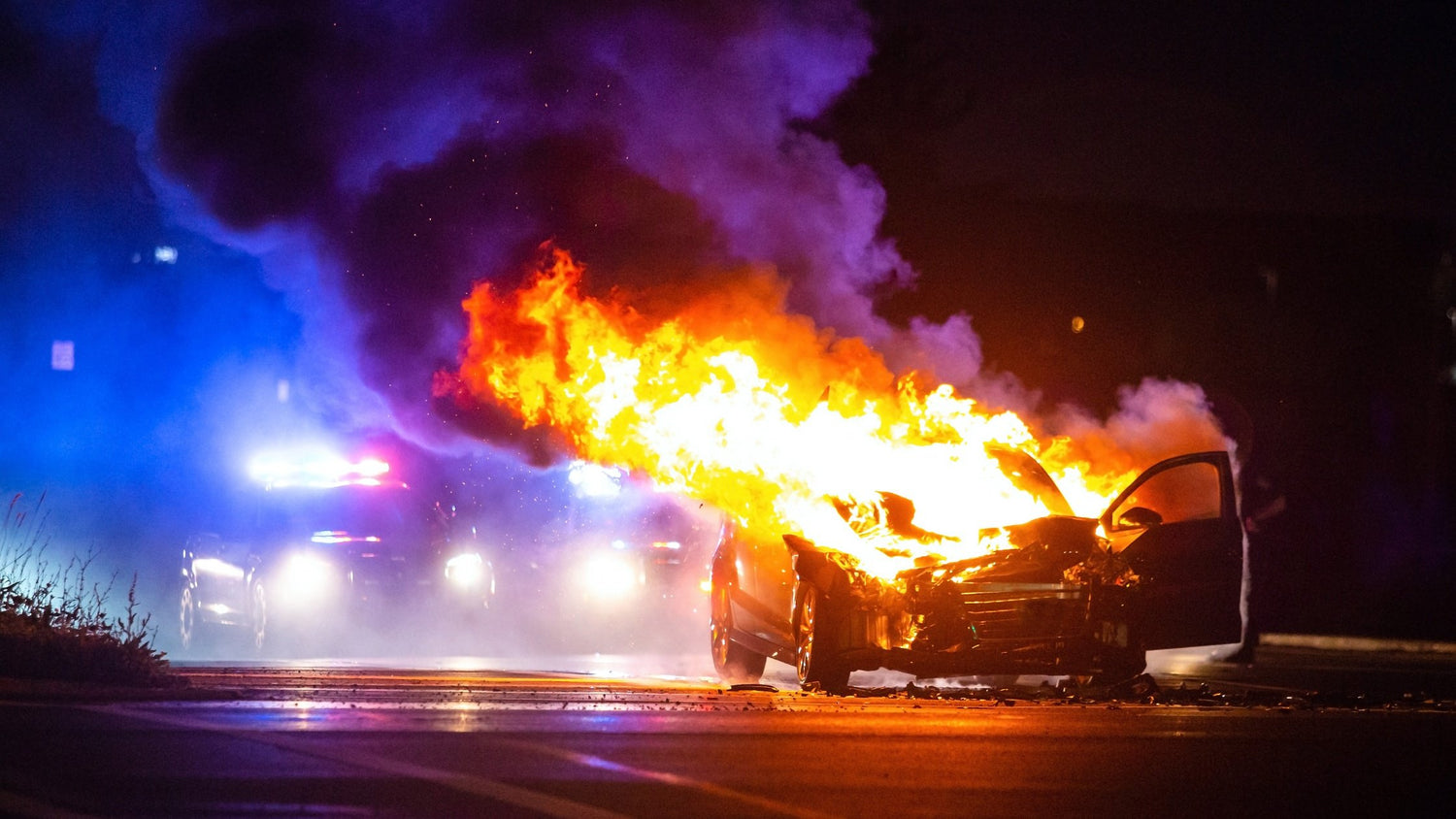 The Rising Challenges of EV Fires: An Essential Guide for Firefighters, Facility Managers, and Vehicle Dealers